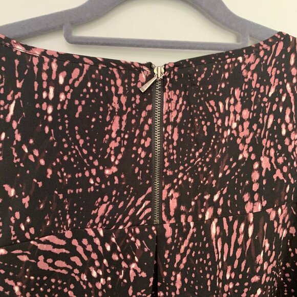 NEW Maurices short sleeve flowy lightweight back zipper detail pullover blouse - Picture 8 of 11